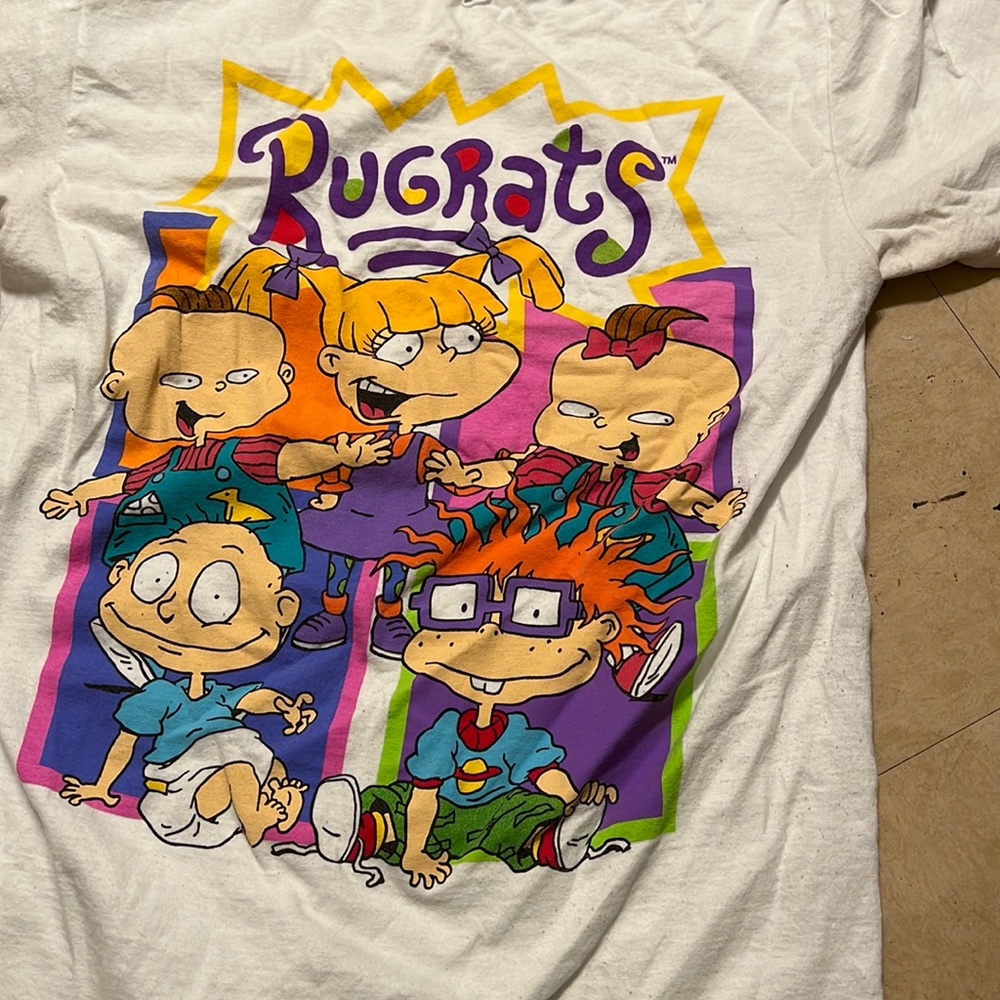 A rugrats shirt size medium